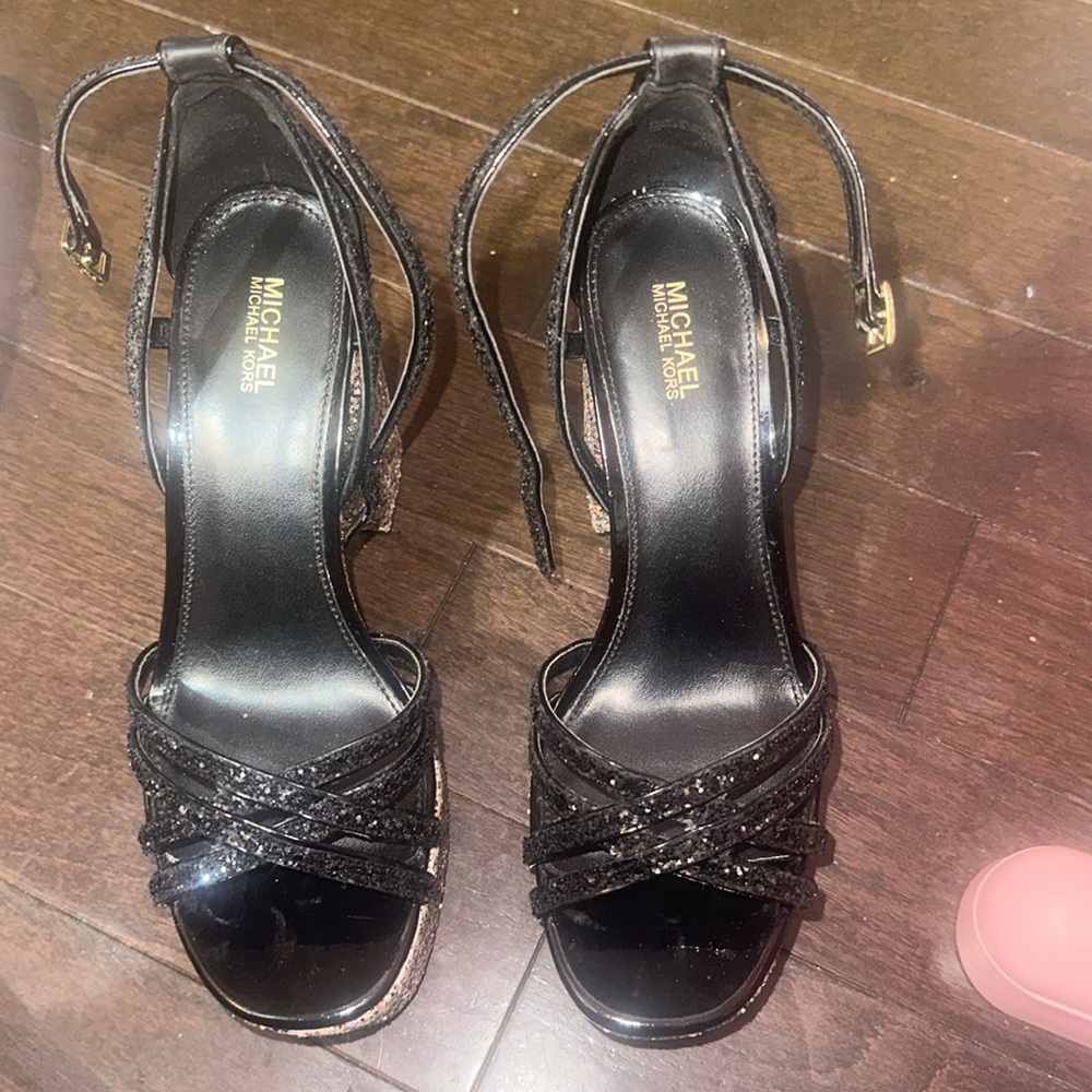 Very beautiful Heels :) only worn 2 times :)